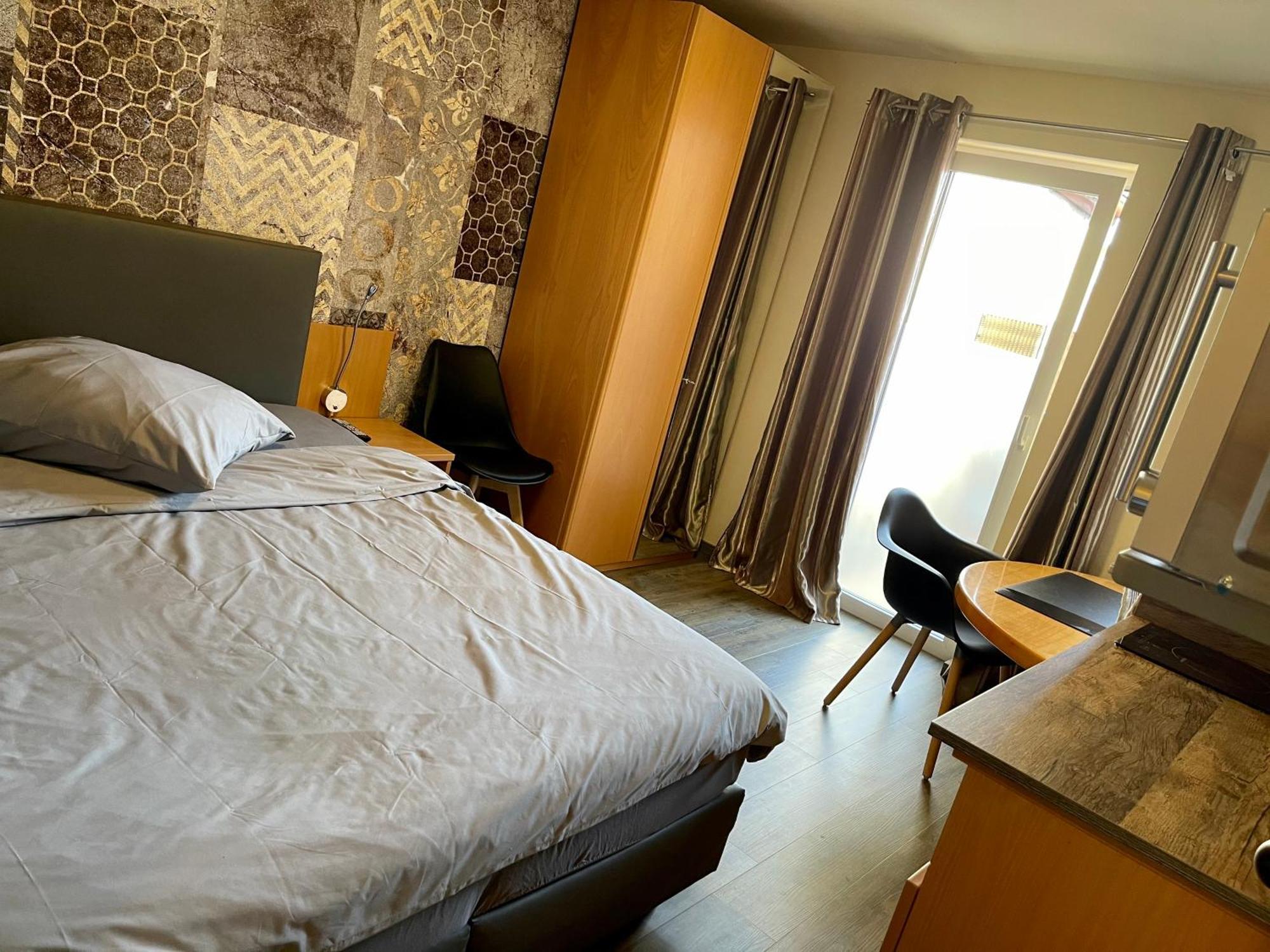 Hotel Mythos "Apartments" Markgröningen Zewnętrze zdjęcie